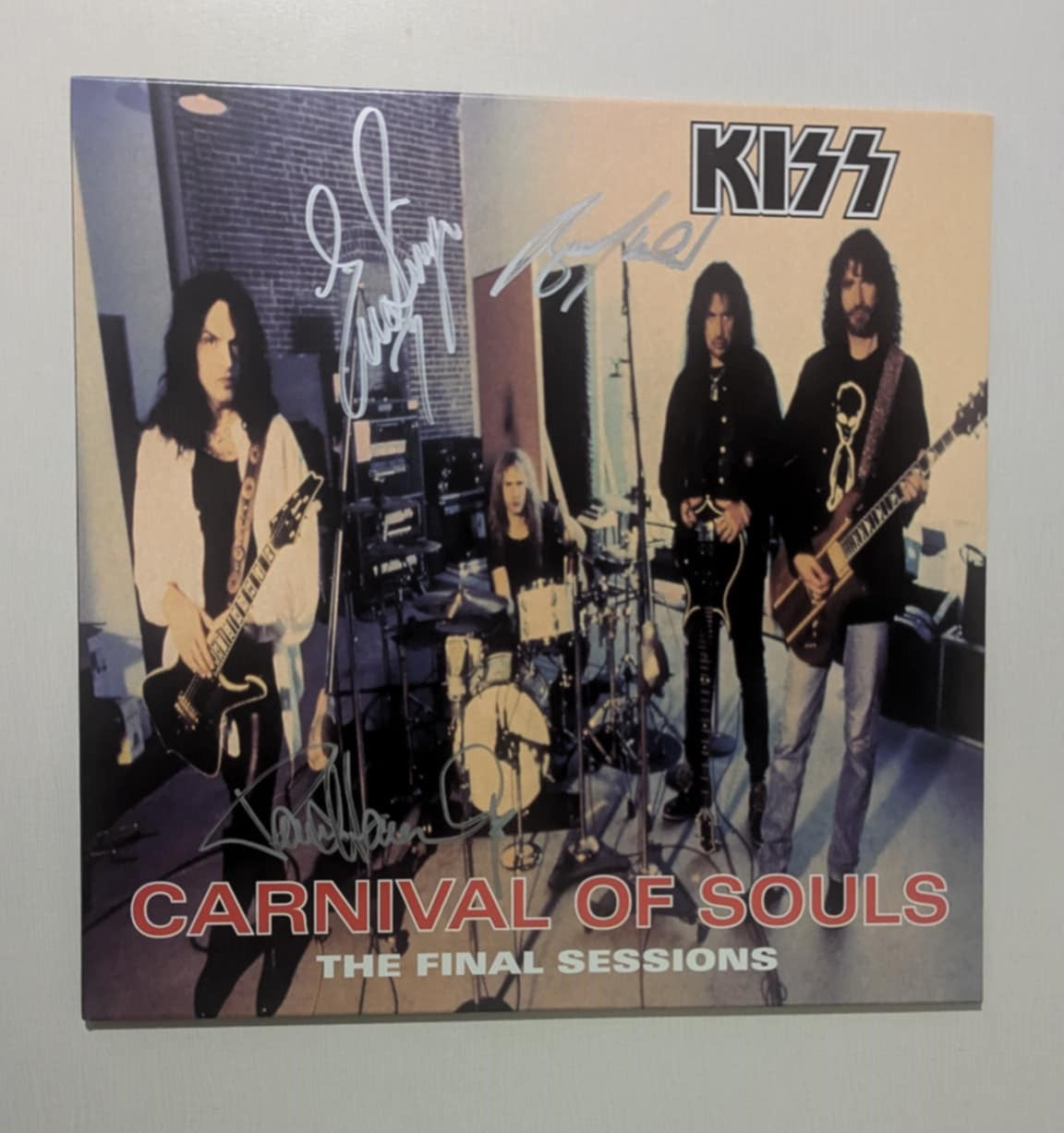 KISS CARNIVAL OF SOULS LP Signed by PAUL STANLEY BRUCE KULICK and ERIC SINGER