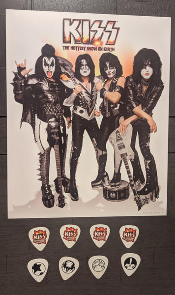 KISS HOTTEST SHOW ON EARTH 2010-2011 PROMO 8 x 10 and set of 4 VIP GUITAR PICKS